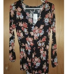Long sleeve floral Romper NWT